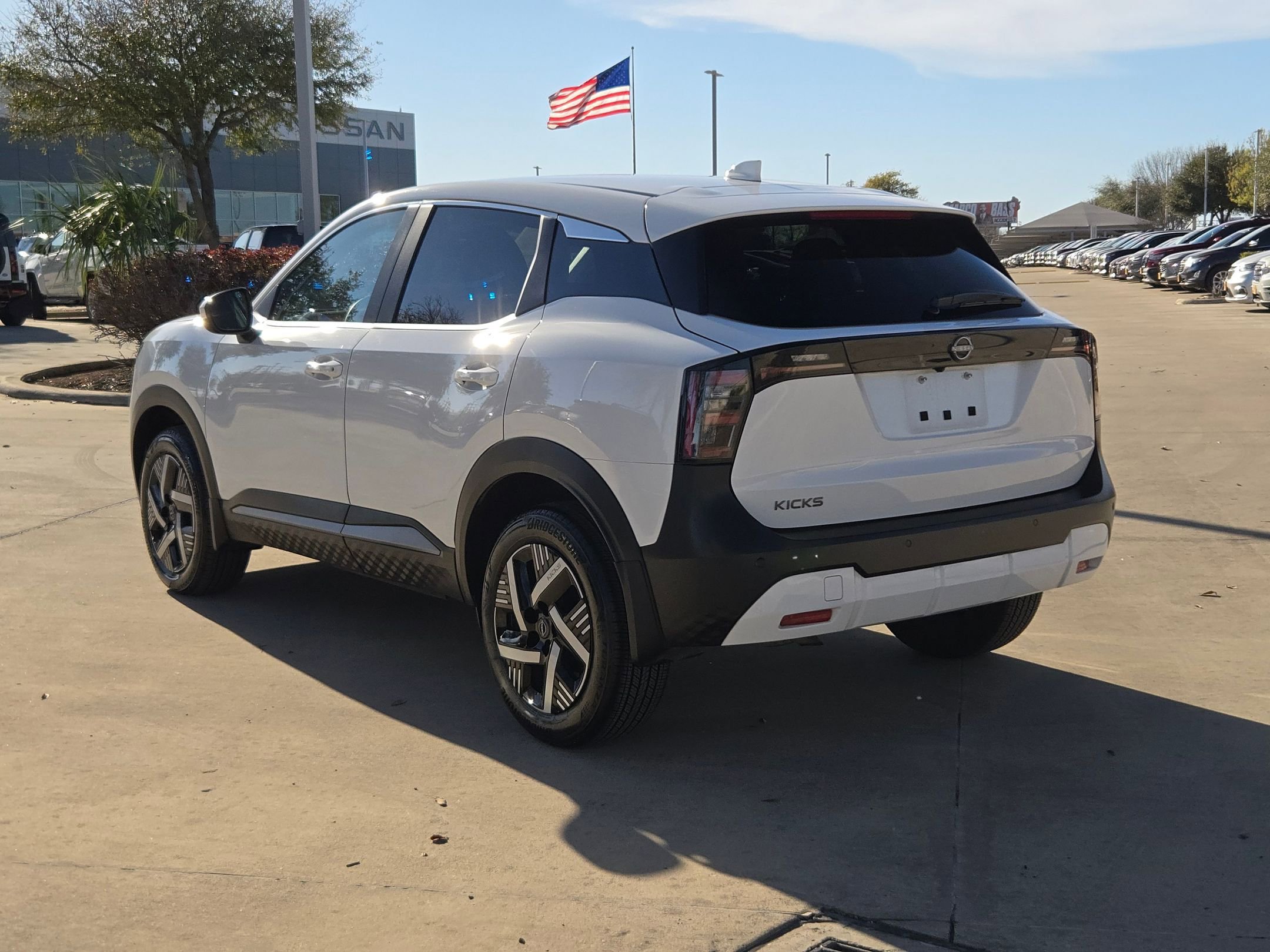 Certified 2025 Nissan Kicks SV w/ Illumination Package image 5
