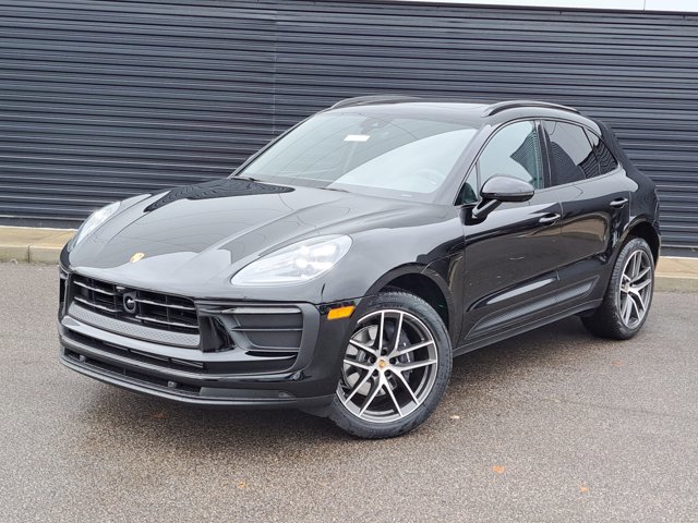Certified 2026 Porsche Macan AWD/4WD image 1