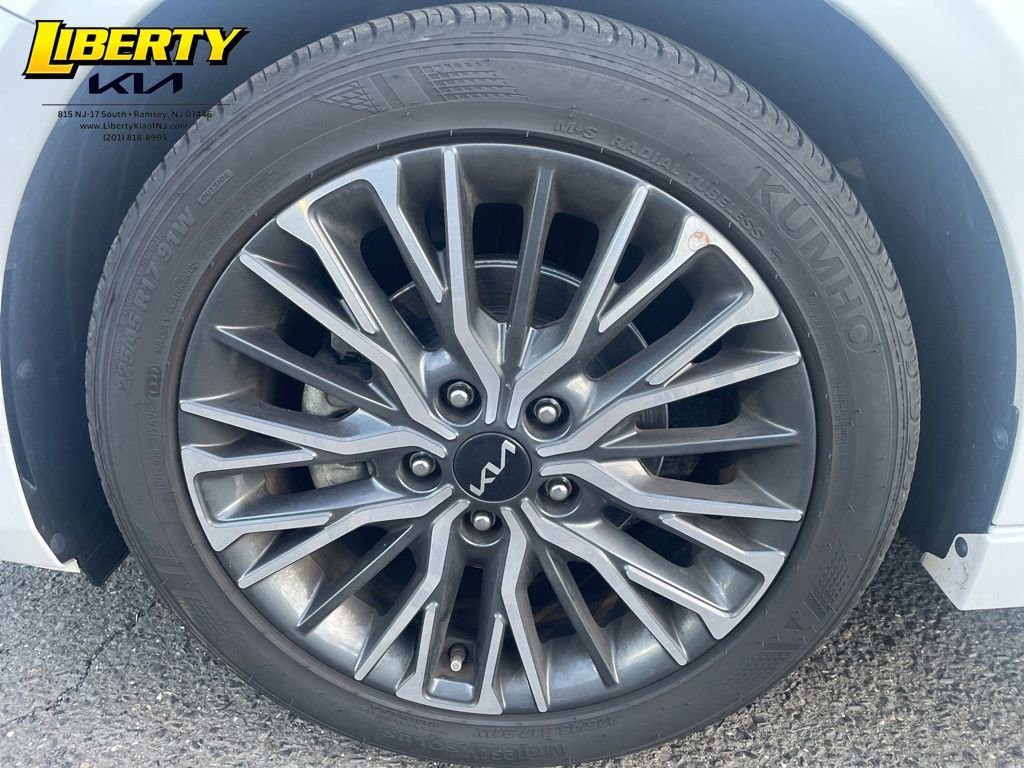 Used 2023 Kia Forte GT-Line w/ GT-Line Technology Package image 14