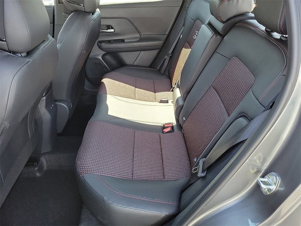 New 2026 Nissan Kicks SR w/ SR Premium Package FWD image 12
