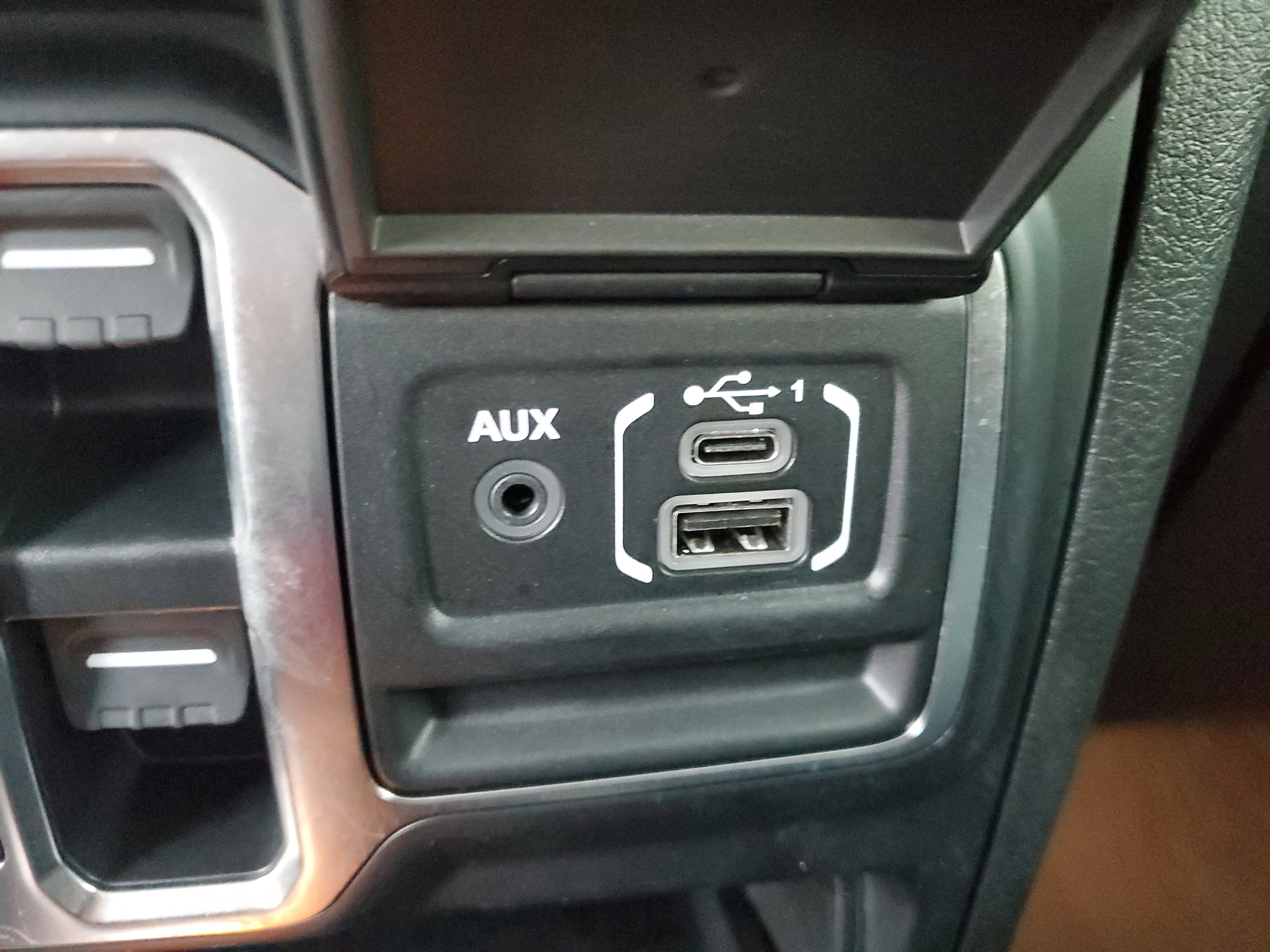 Used 2024 Jeep Wrangler Sahara image 27