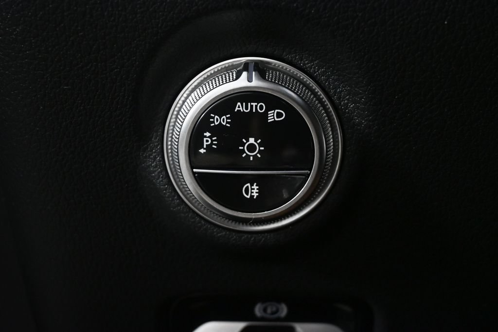 Certified 2026 Mercedes-Benz CLE 300 4MATIC Coupe image 9