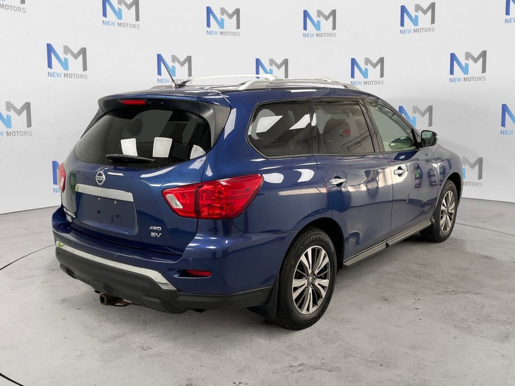 Used 2017 Nissan Pathfinder SV AWD/4WD image 4