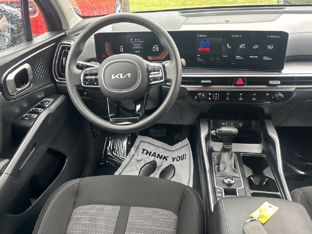 Used 2024 Kia Sorento LX FWD image 17