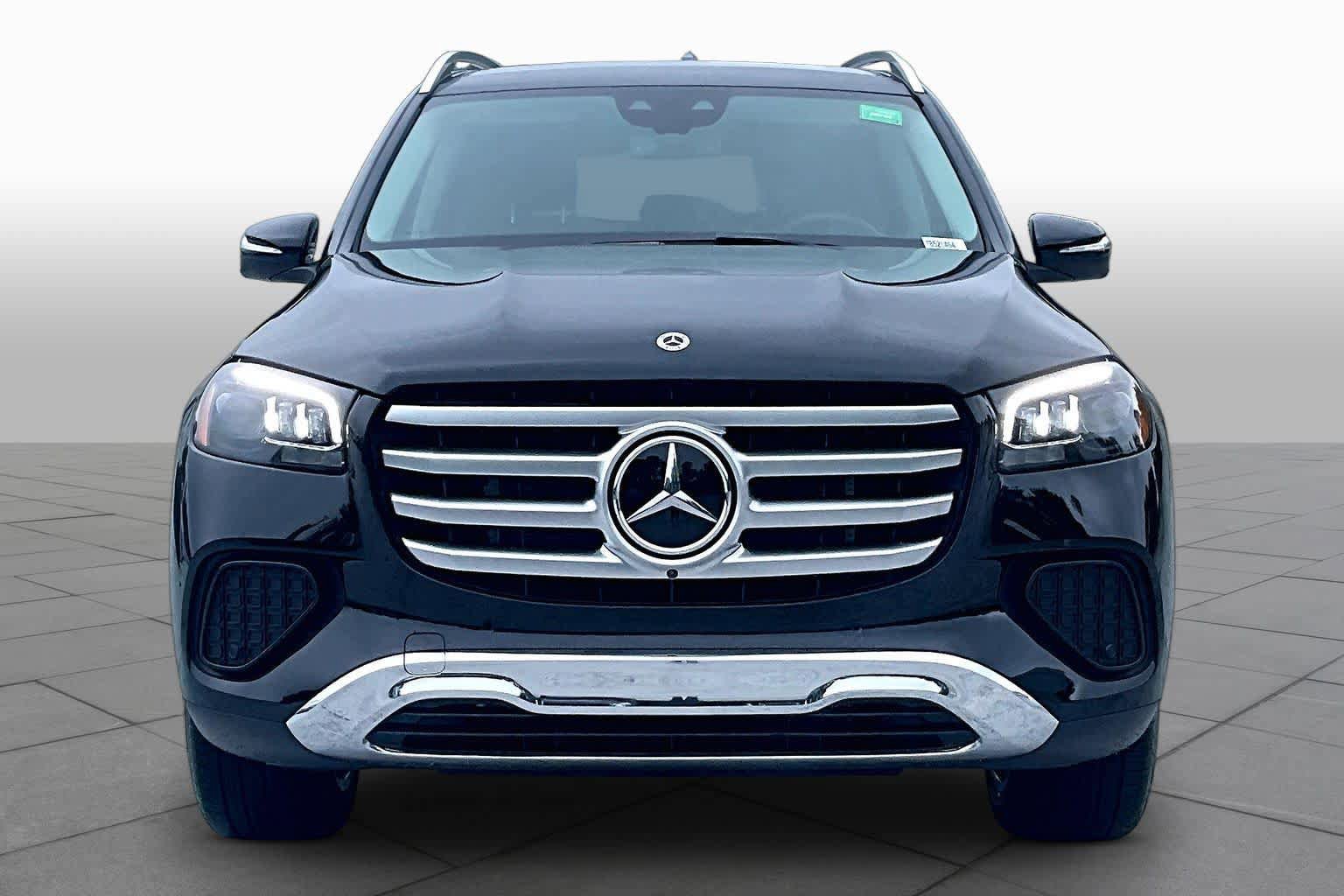 Used 2026 Mercedes-Benz GLS 450 4MATIC image 4