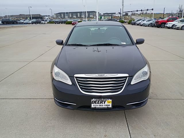 Used 2011 Chrysler 200 Touring image 2