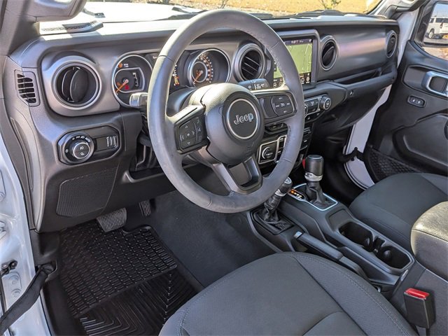 Used 2023 Jeep Gladiator Sport image 16