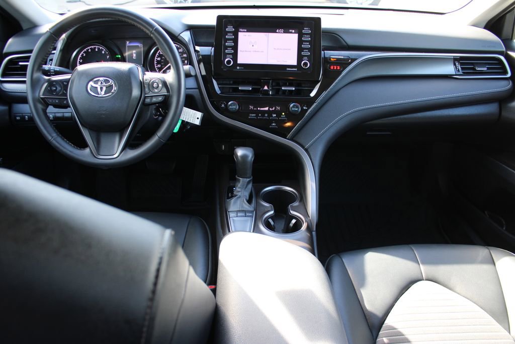Used 2024 Toyota Camry SE image 23