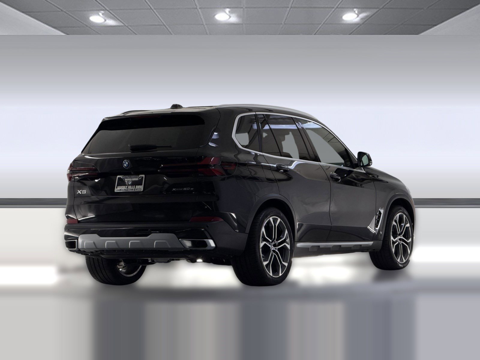 New 2026 BMW X5 xDrive50e w/ Parking Assistance Package AWD/4WD image 9