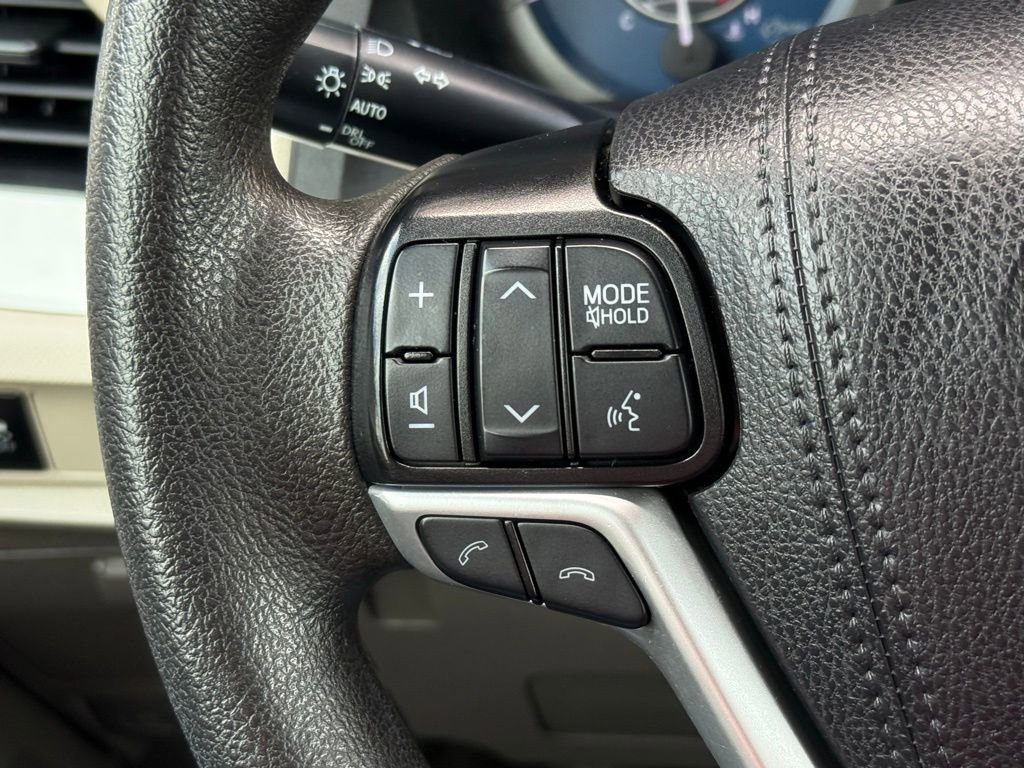 Used 2020 Toyota Sienna L FWD image 34