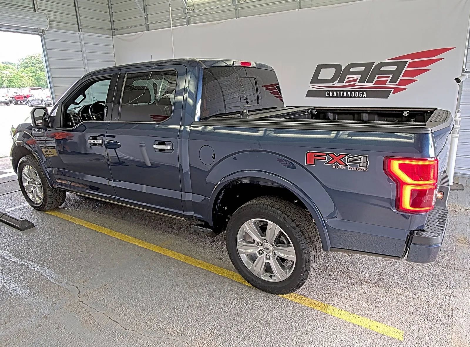 Used 2018 Ford F150 Platinum w/ Equipment Group 701A Luxury AWD/4WD image 4