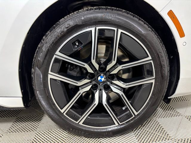 Used 2026 BMW 740i xDrive w/ Premium Package image 23