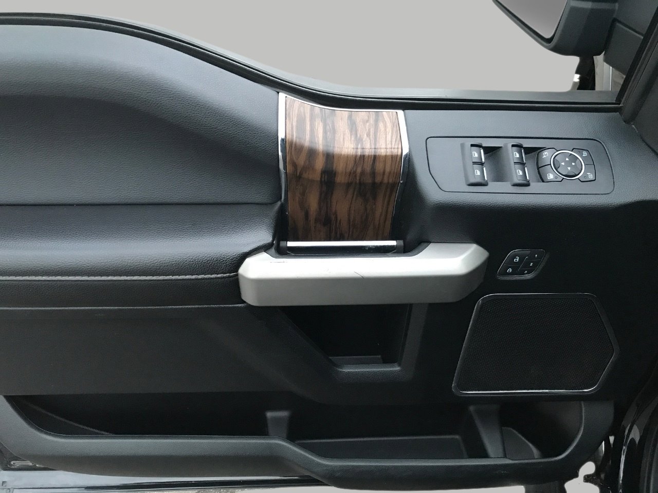 Used 2019 Ford F150 Lariat image 25