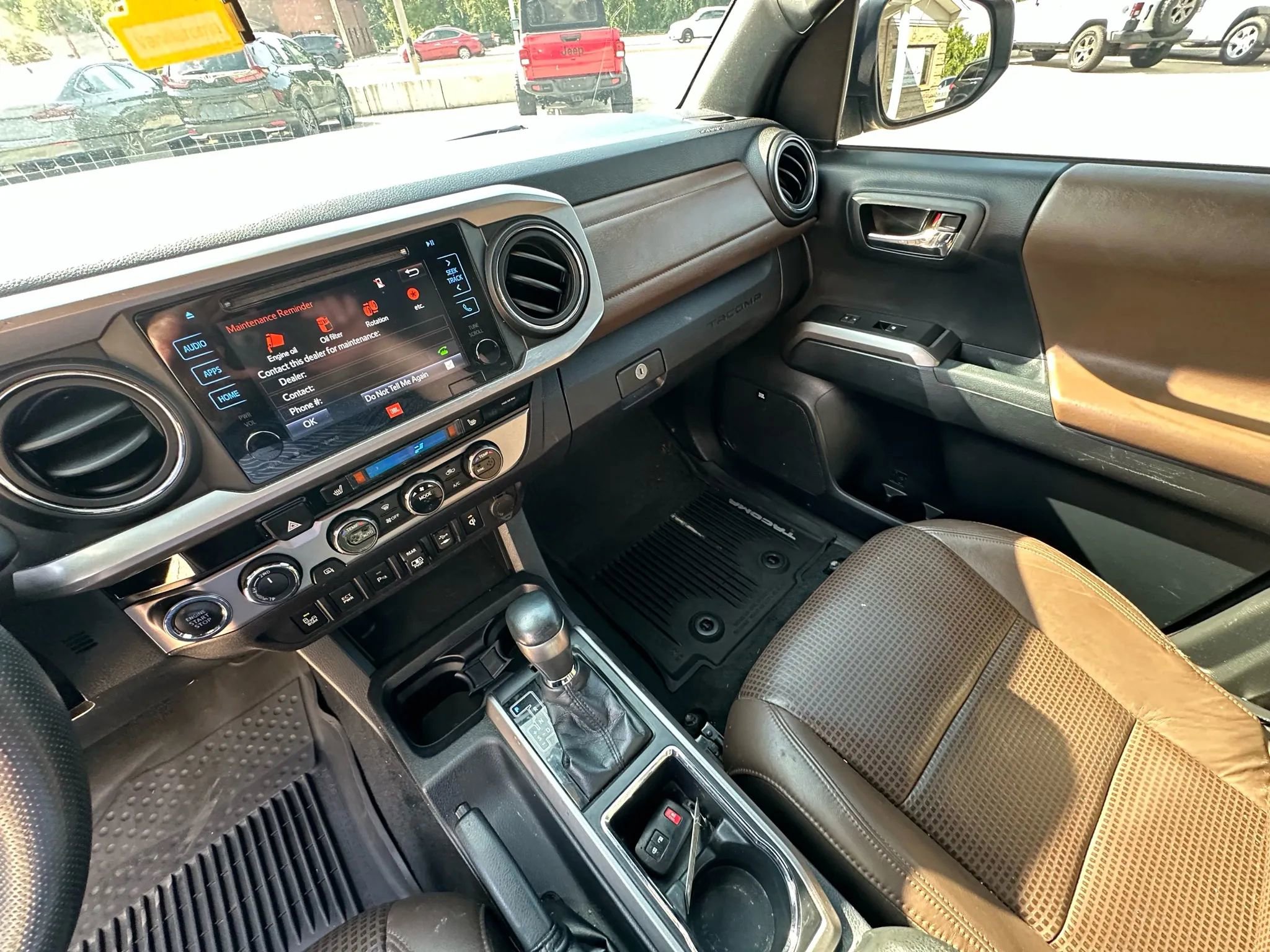 Used 2018 Toyota Tacoma Limited image 23