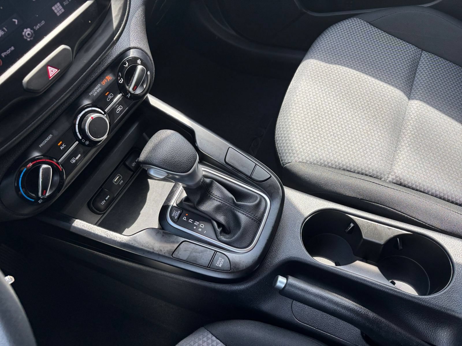 Used 2025 Kia Soul LX w/ LX Technology Package FWD image 39
