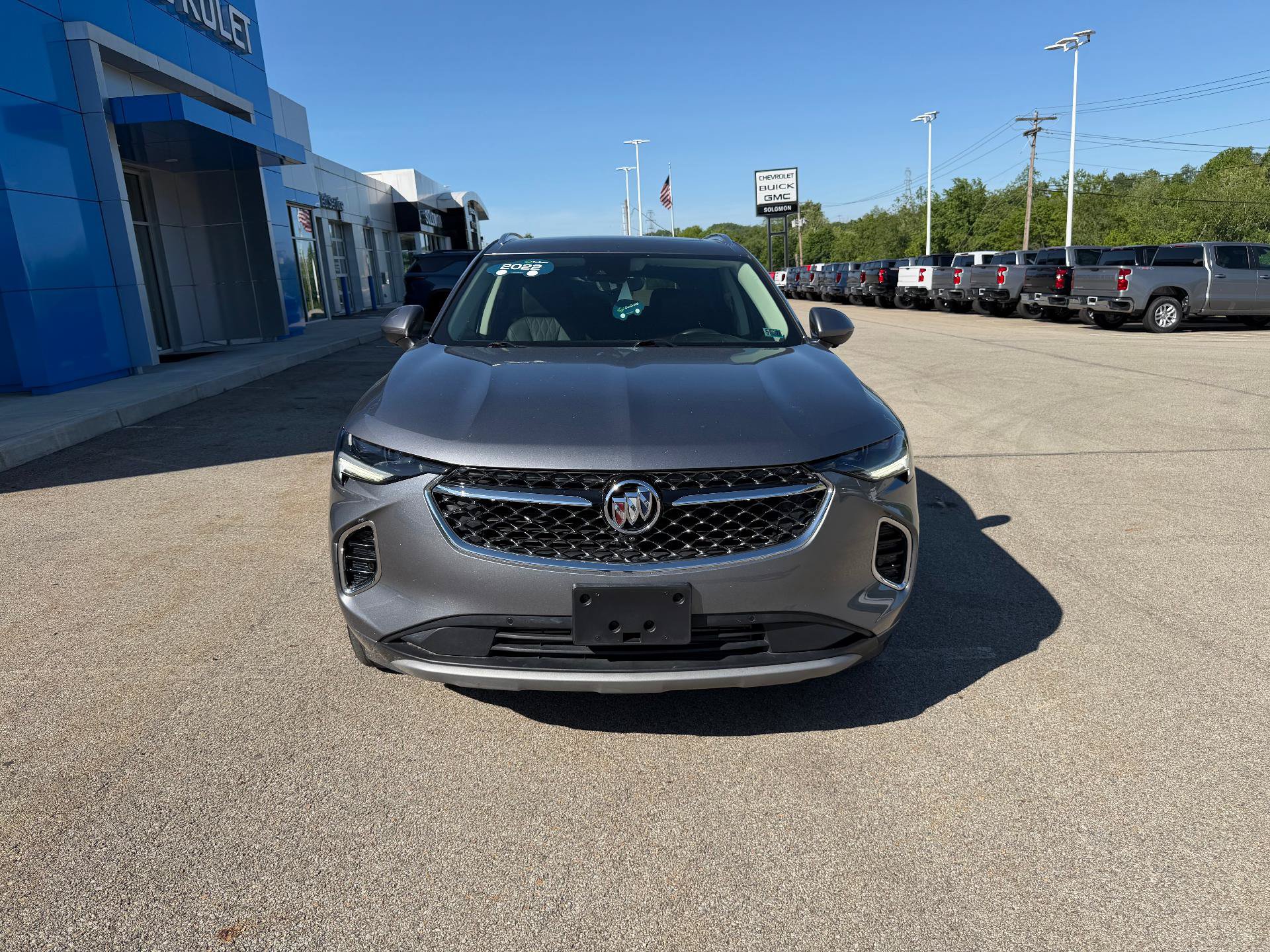 Certified 2022 Buick Envision Avenir w/ Technology Package II AWD/4WD image 9