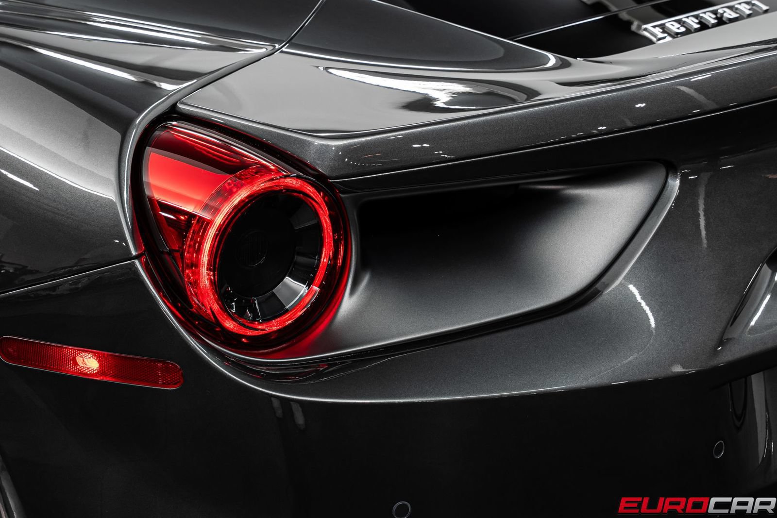 Used 2018 Ferrari 488 GTB RWD image 22