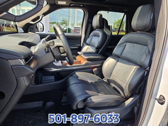 Certified 2025 Lincoln Navigator Black Label AWD/4WD image 9