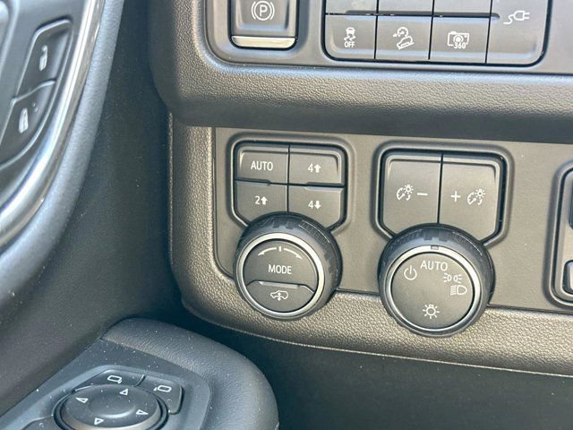 Used 2022 Chevrolet Tahoe Z71 w/ Off-Road Capability Package image 22