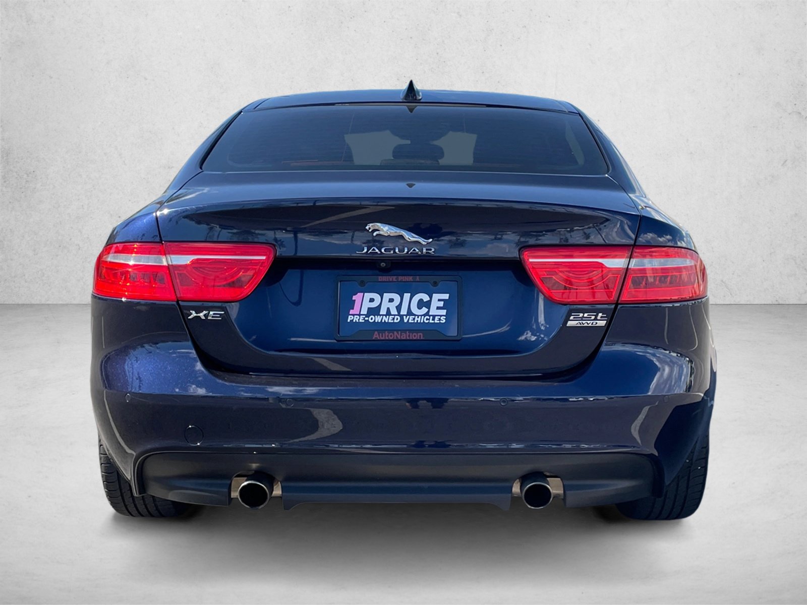 Used 2018 Jaguar XE Premium AWD/4WD image 6