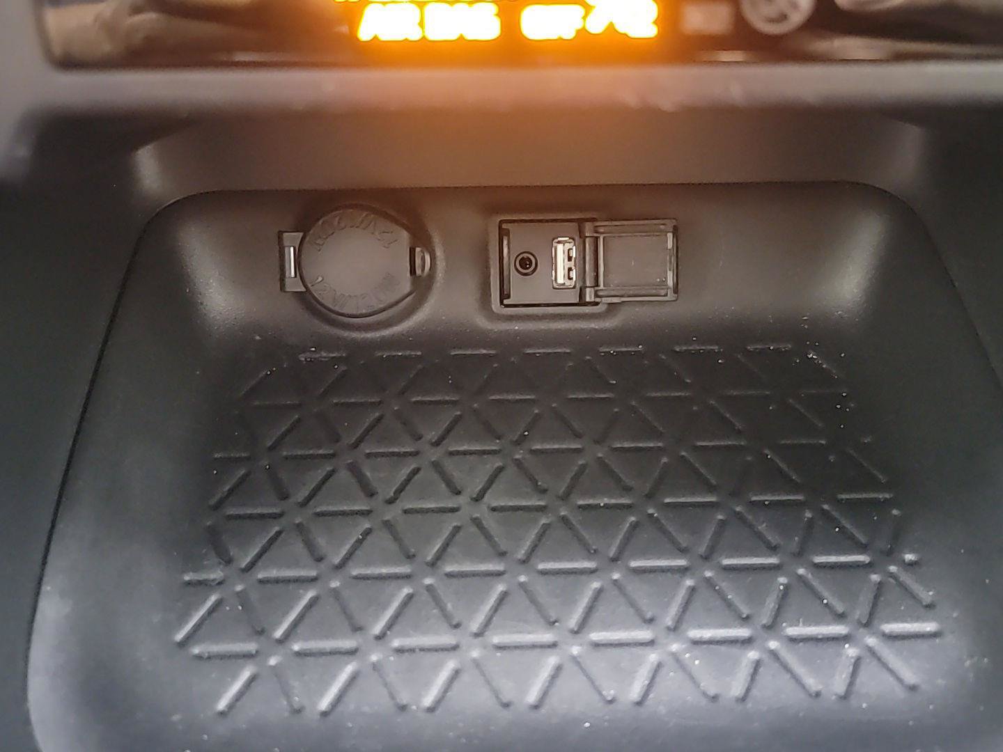 Used 2019 Toyota RAV4 XLE w/ All Weather Liner Package AWD/4WD image 31