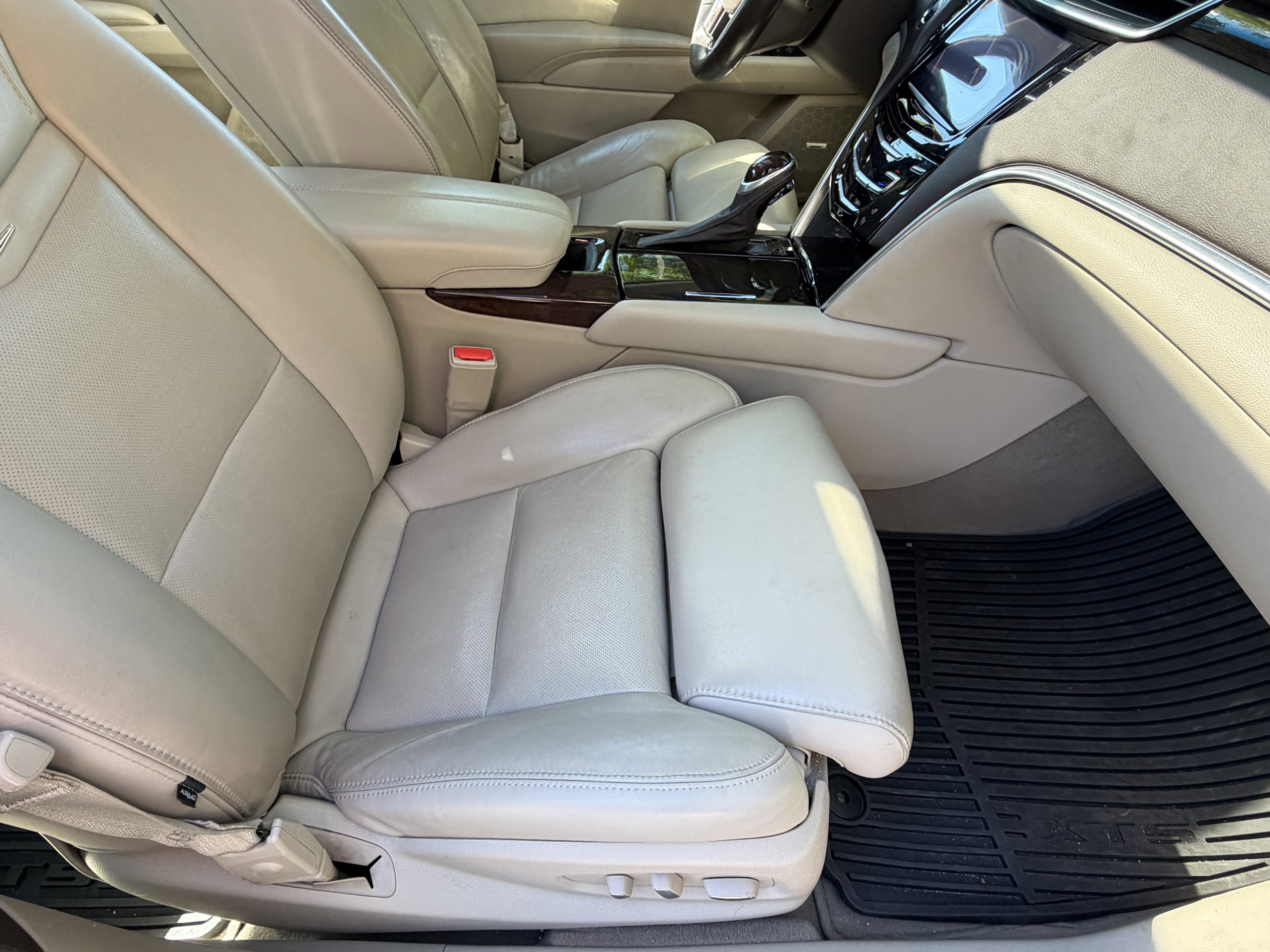 Used 2014 Cadillac XTS Luxury w/ Driver Awareness Package AWD/4WD image 45
