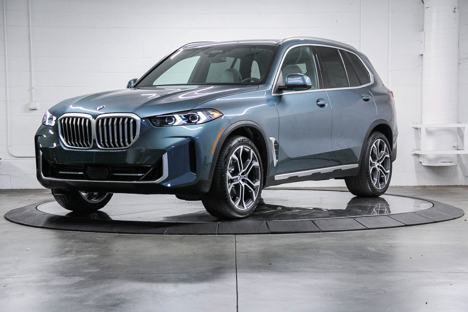 New 2026 BMW X5 sDrive40i RWD image 3