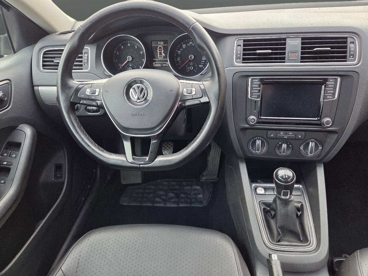 Used 2017 Volkswagen Jetta SE image 19