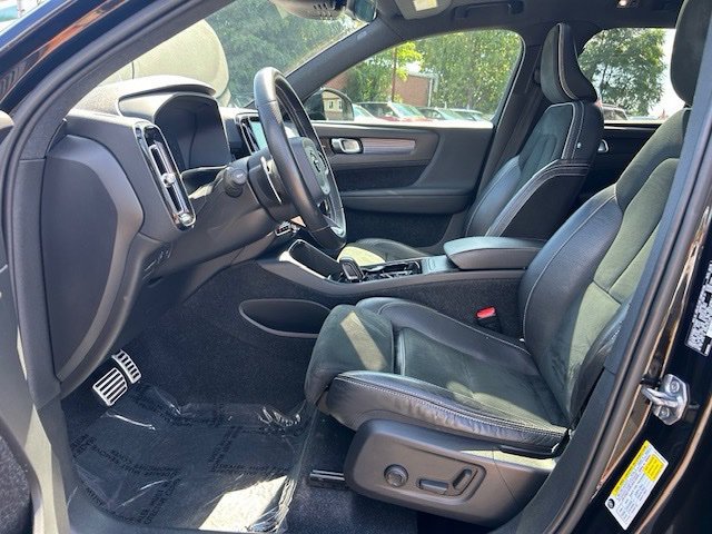 Used 2020 Volvo XC40 T5 R-Design AWD/4WD image 11