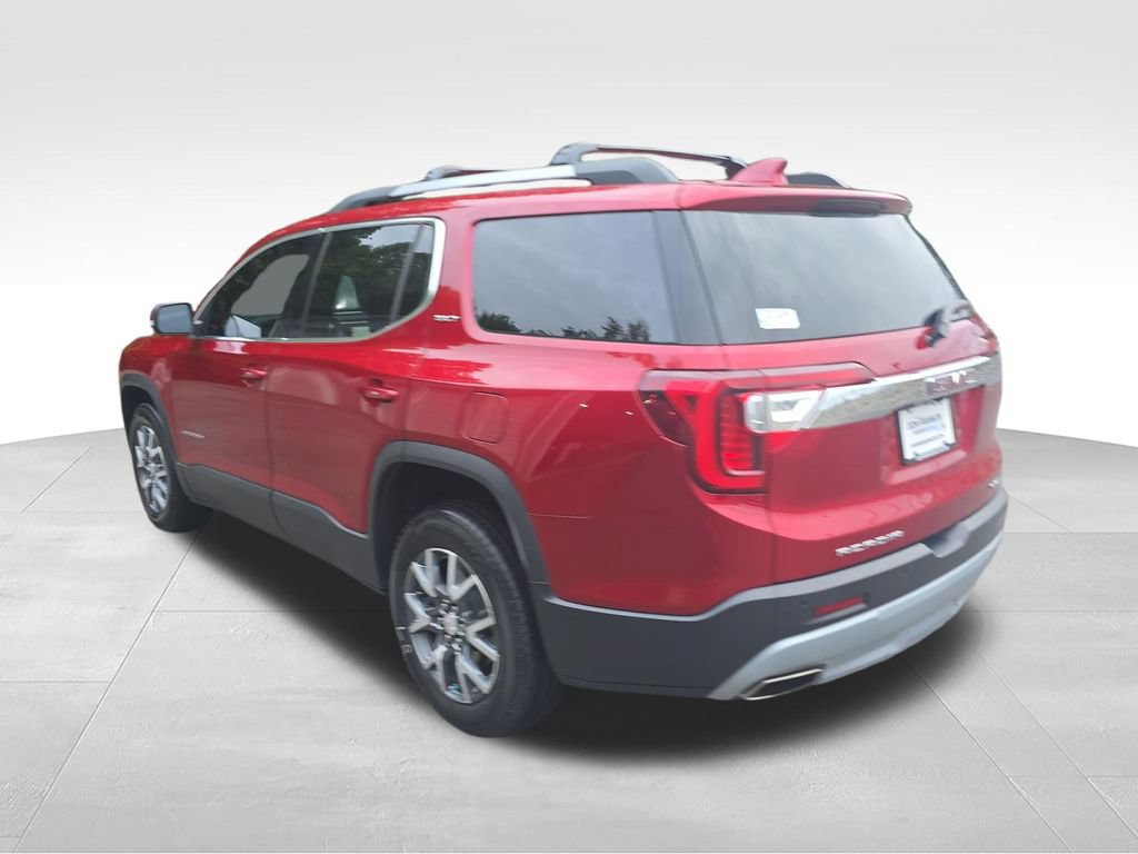 Used 2023 GMC Acadia SLT AWD/4WD image 3