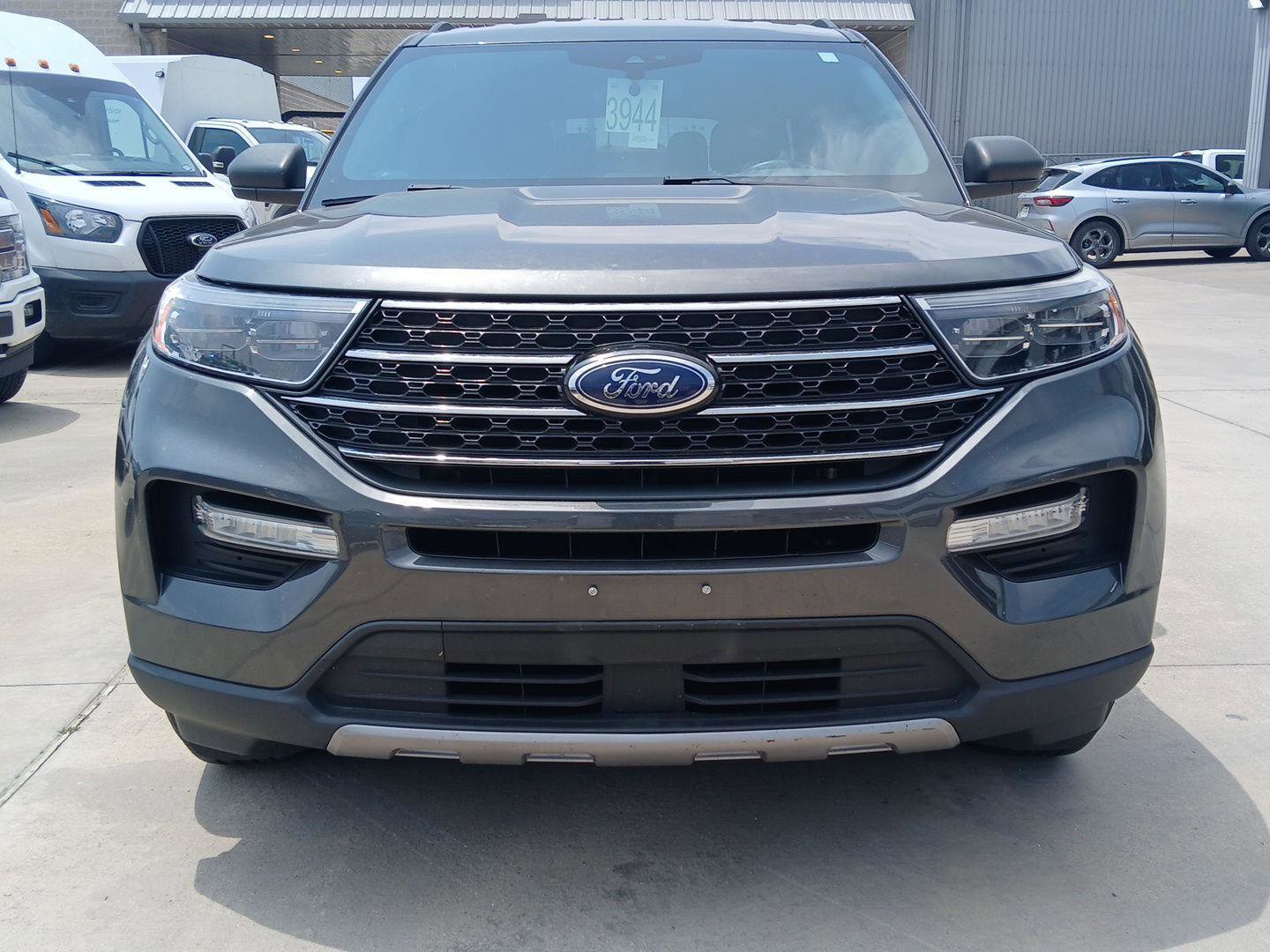 Used 2020 Ford Explorer XLT w/ Equipment Group 202A AWD/4WD image 4