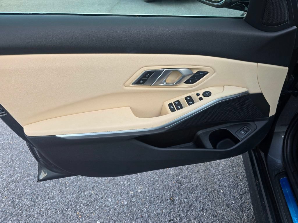 Used 2021 BMW 330i Sedan w/ Convenience Package RWD image 9