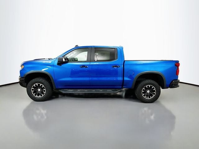 Used 2022 Chevrolet Silverado 1500 ZR2 w/ Technology Package AWD/4WD image 4