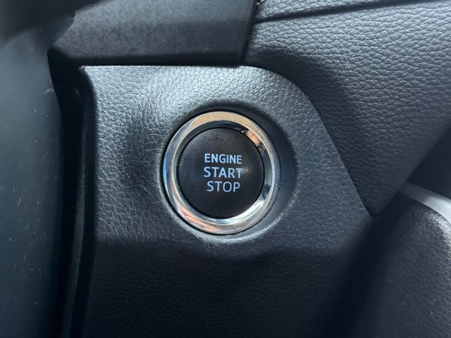 Used 2020 Toyota RAV4 XLE w/ Carpet Mat Package FWD image 23