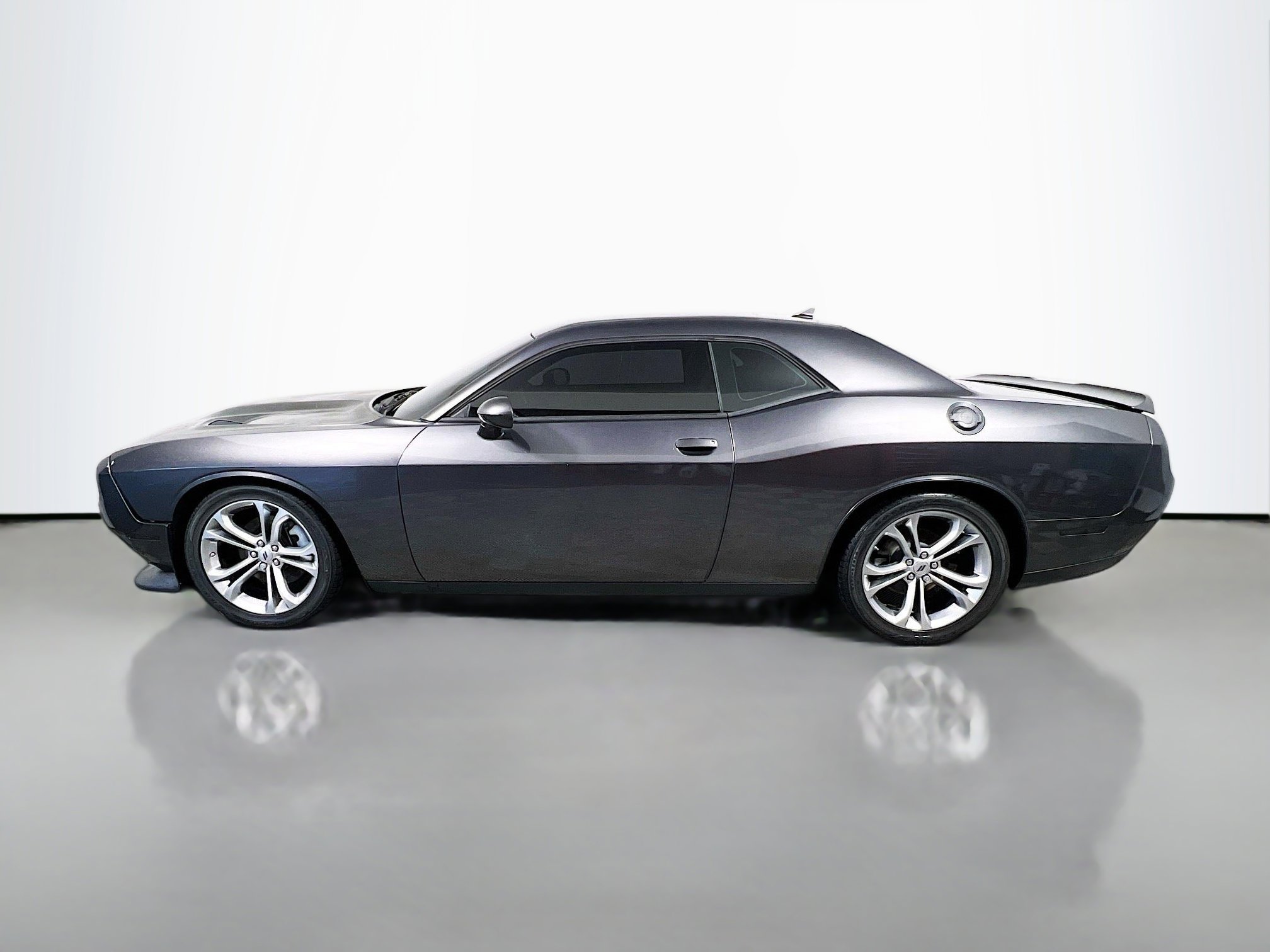 Used 2022 Dodge Challenger GT w/ Plus Package RWD image 9