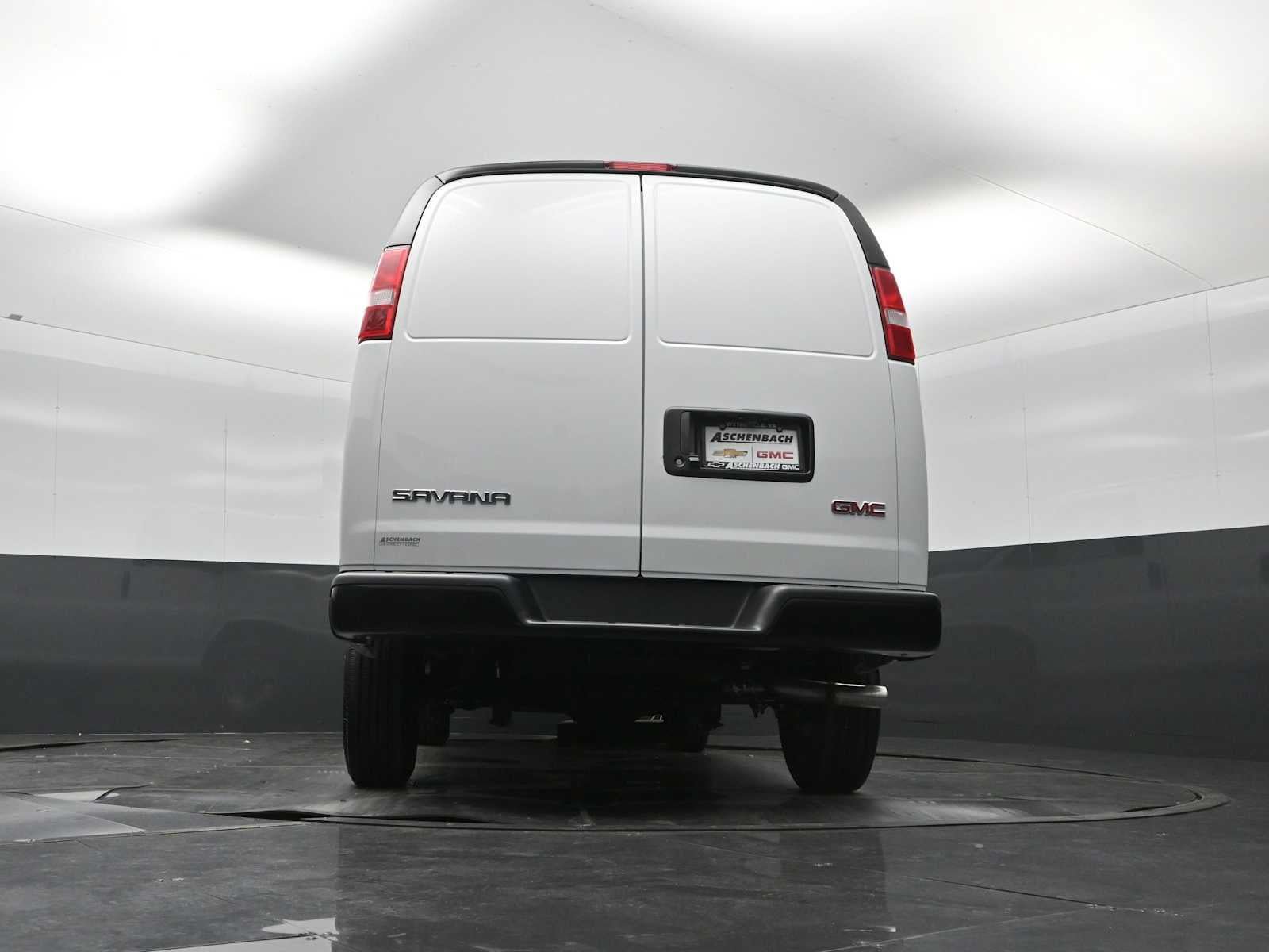 New 2026 GMC Savana 3500 w/ Driver Convenience Package RWD image 24