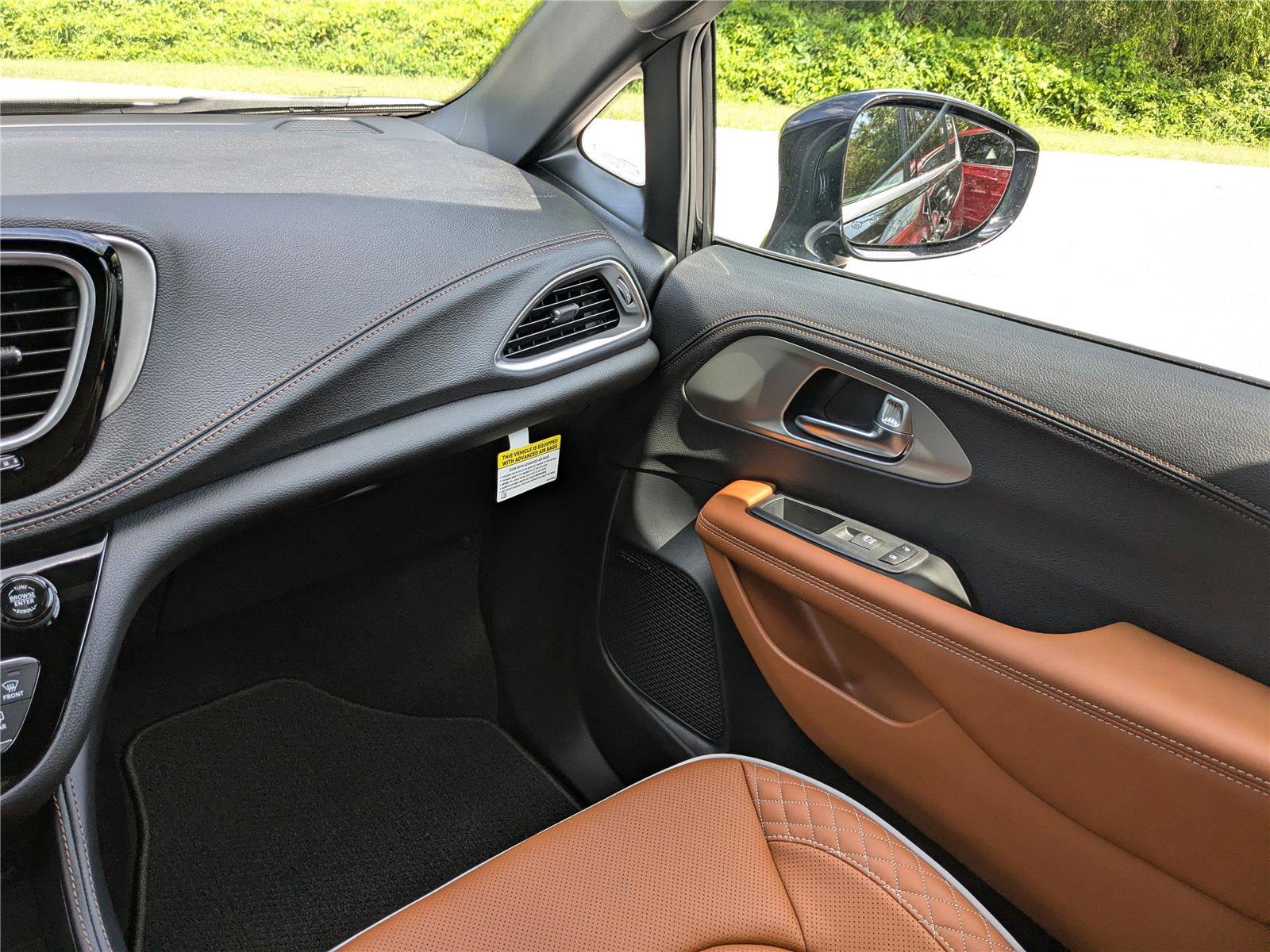 New 2026 Chrysler Pacifica Pinnacle image 19