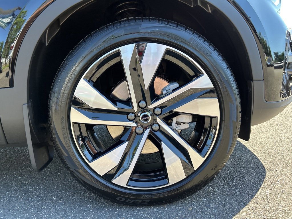 New 2026 Volvo XC40 B5 Ultra w/ Protection Package Premier image 10
