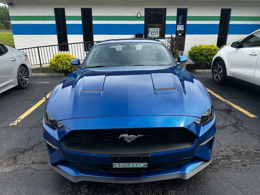 Used 2018 Ford Mustang Coupe RWD image 2