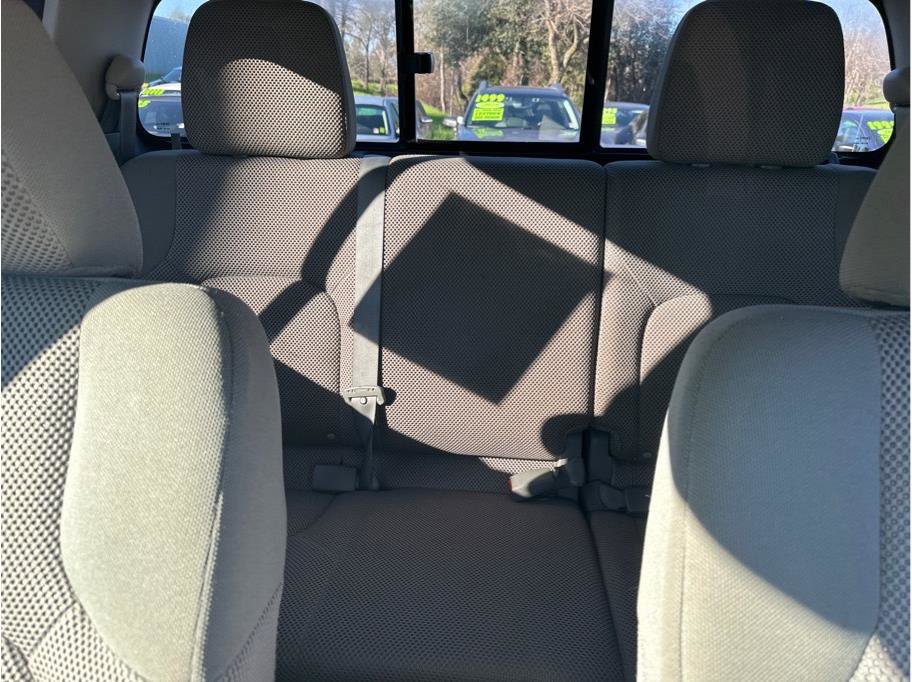 Used 2016 Nissan Frontier SV image 21