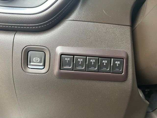 Used 2021 GMC Sierra 3500 SLT w/ SLT Preferred Package image 25