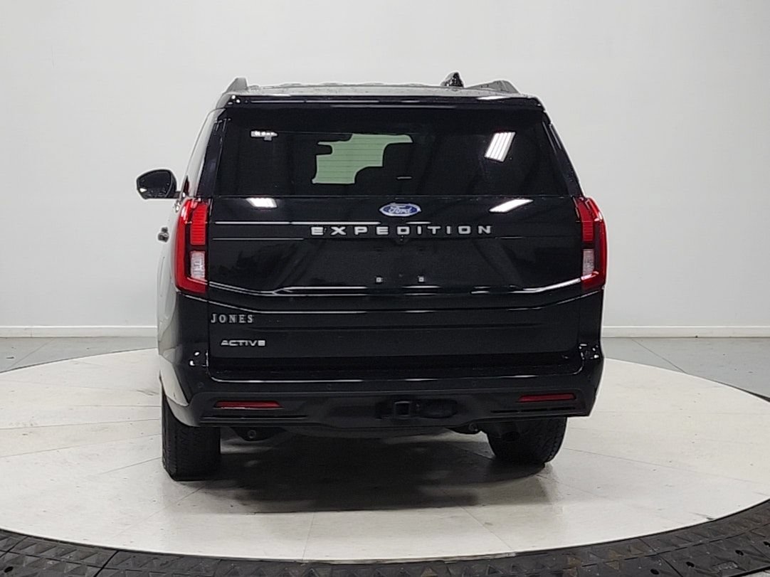 Used 2025 Ford Expedition Active AWD/4WD image 7