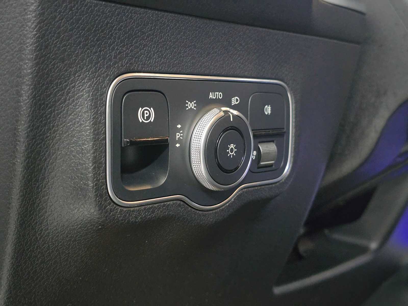 Used 2023 Mercedes-Benz GLB 250 4MATIC image 24