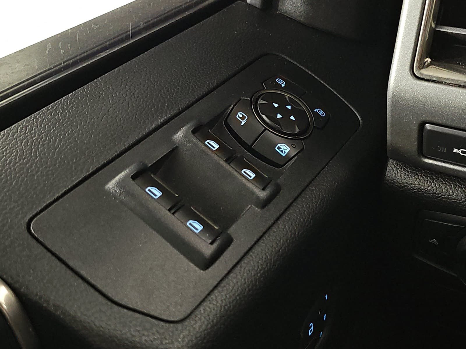 Used 2018 Ford F150 Raptor w/ Equipment Group 802A Luxury AWD/4WD image 25