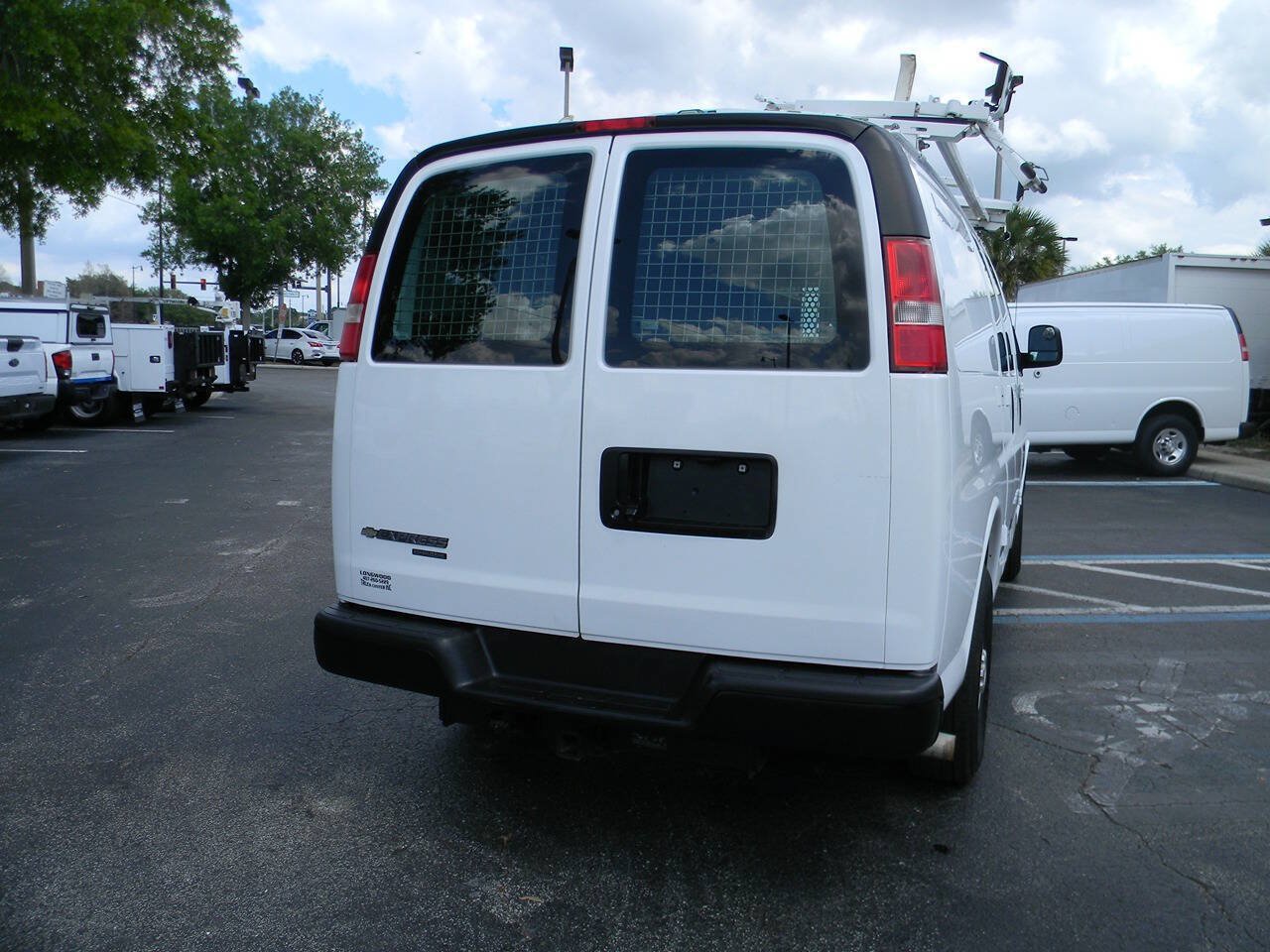 Used 2015 Chevrolet Express 2500 RWD image 7