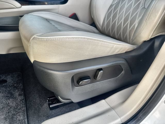 Used 2023 Buick Envision Avenir AWD/4WD image 12