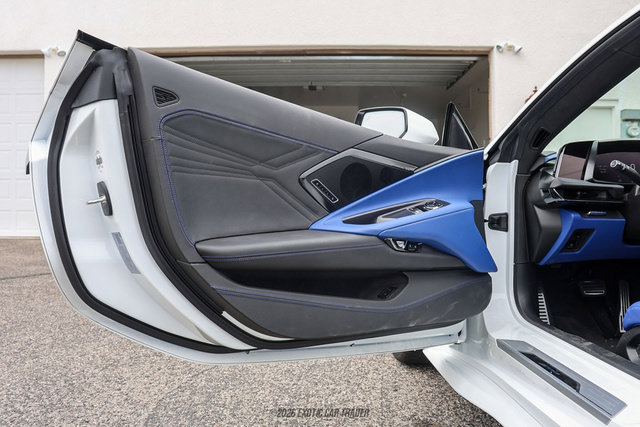 Used 2026 Chevrolet Corvette Z06 w/ Stealth Interior Trim Package RWD image 31