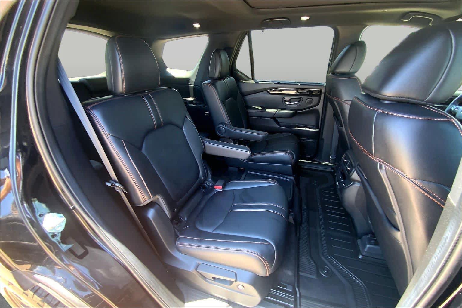 Used 2025 Honda Pilot TrailSport image 20