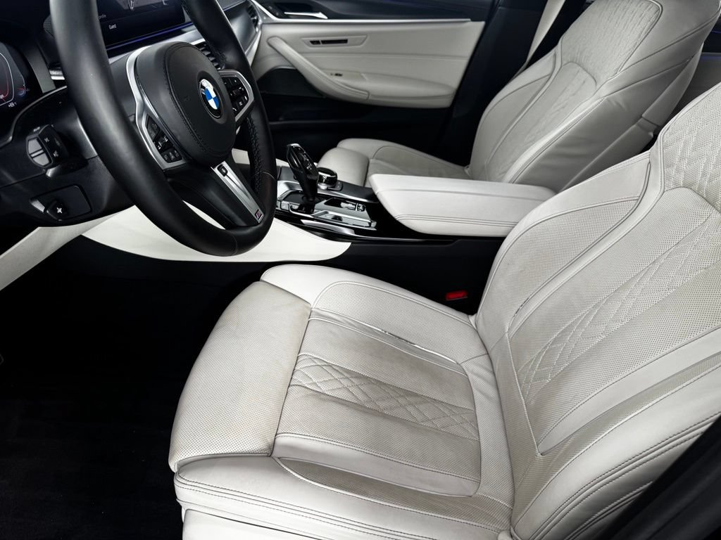 Used 2021 BMW M550i xDrive w/ Executive Package AWD/4WD image 11
