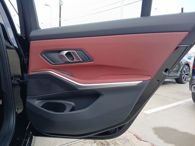New 2026 BMW 330i Sedan w/ Convenience Package RWD image 9